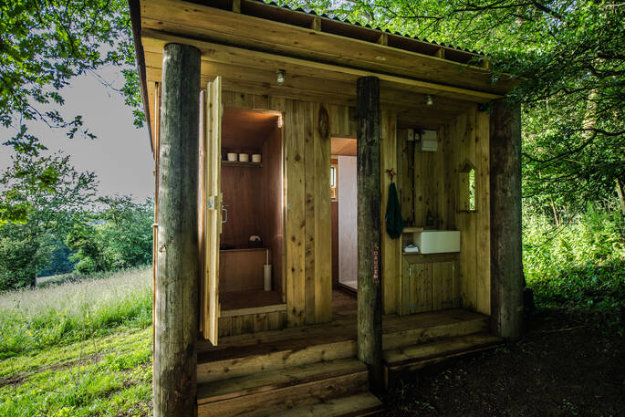 Bathroom facilities next to The Fuselage cabin at Lypiatt Hill